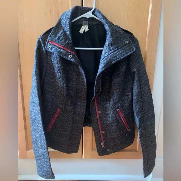 SALE! 24 hrs! Free People We The Free Moto Jacket Cheetah Print Size 2
Like New! - Picture 2 of 12